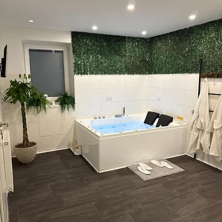 Wood Wellness Mit Whirlpool & Sauna Nahe Goettingen *