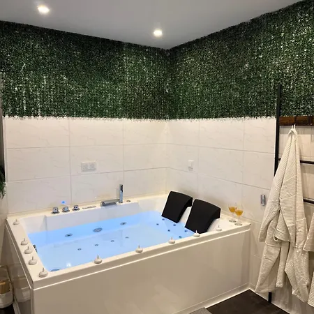 Wood Wellness Mit Whirlpool & Sauna Nahe Goettingen Apartamento *