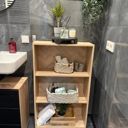 Apartamento Wood Wellness Mit Whirlpool & Sauna Nahe Goettingen *